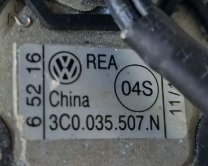 Volkswagen Jetta VI (2011 - 2018) 3C0035507N GPS антенна — фото 6