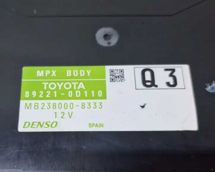 Toyota Yaris (2009 - 2012) 892210D110 Модуль комфорта — фото 3