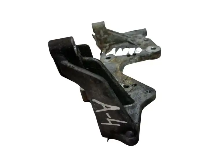 Audi A4 S4 B8 8K (2007 - 2011) 059130147N Кронштейн топливного насоса — фото 3