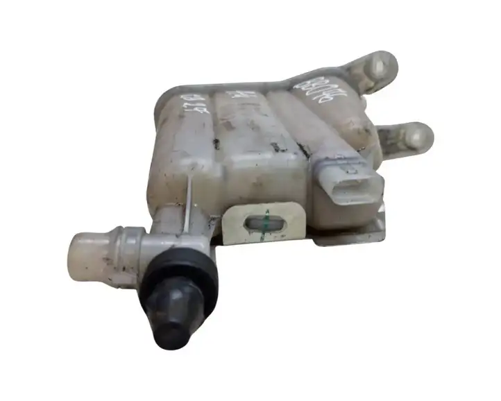 Audi A4 S4 B8 8K (2007 - 2011) 8K0121405E Расширительный бачок — фото 3