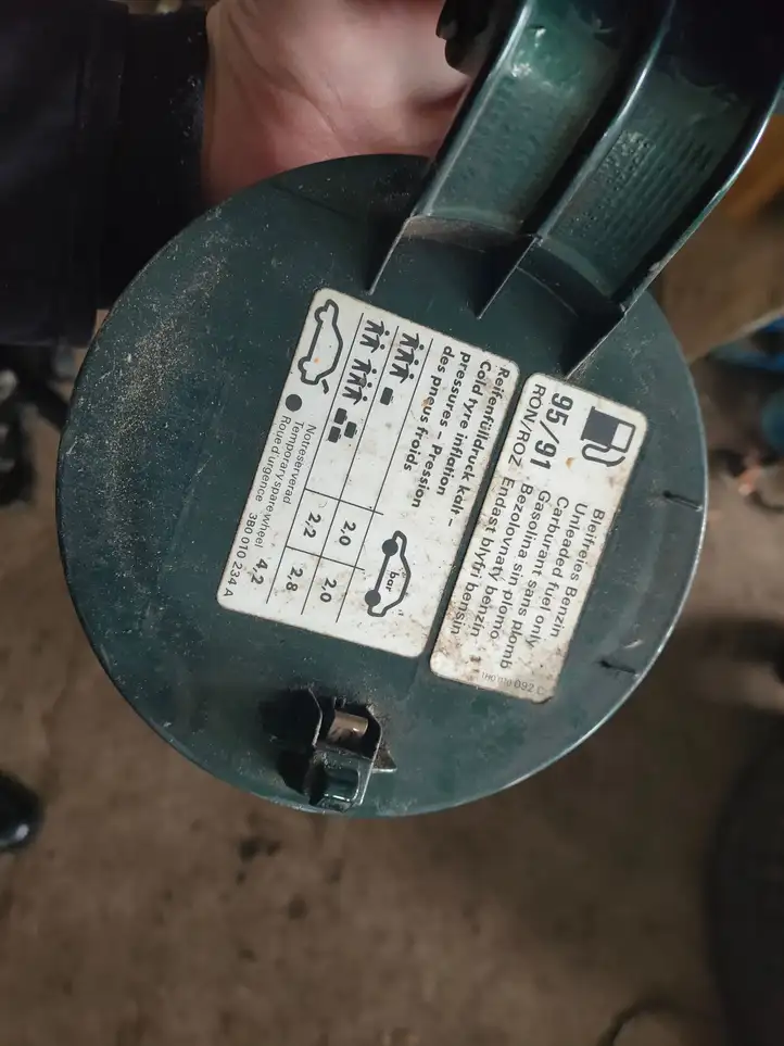 Volkswagen PASSAT B5 (1997 - 2000) Крышка топливного бака — фото 3