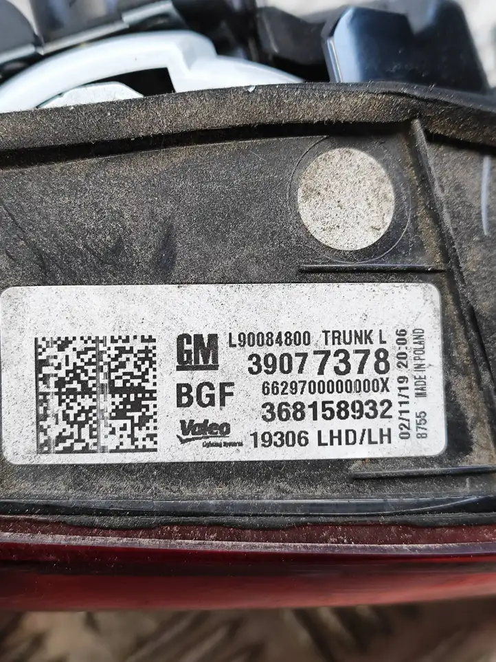 Opel Astra K (2015 - 2020) 39077378 Задний фонарь в крышке багажника — фото 5