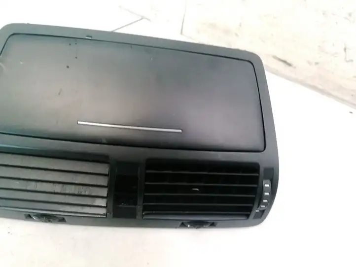 Skoda Octavia Mk2 (1Z) (2004 - 2013) 1709200 Центральный воздушный дефлектор — фото 2