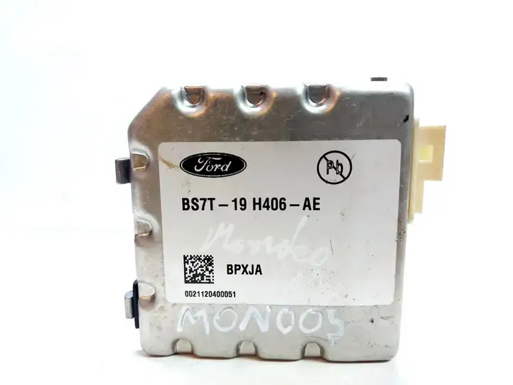 Ford Mondeo MK IV (2007 - 2014) BS7T19H406AE Камера в лобовом стекле — фото 3