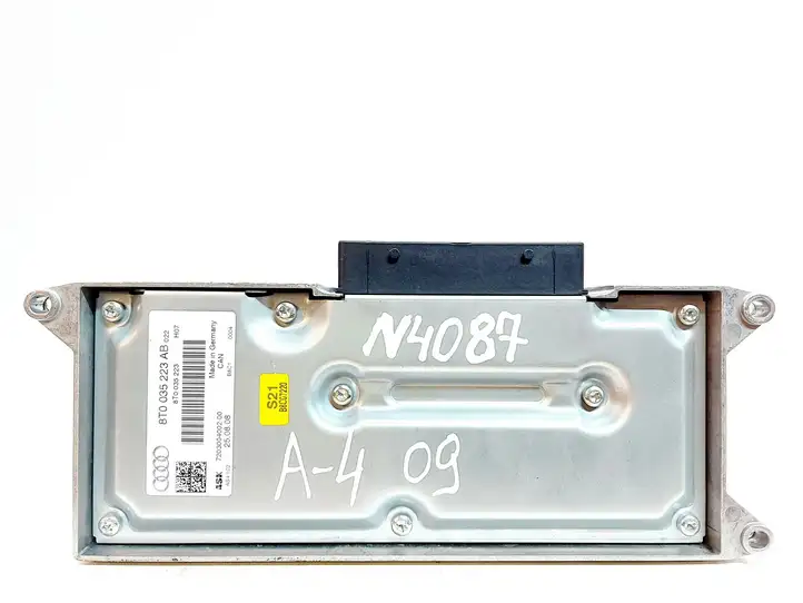 Audi A4 S4 B8 8K (2007 - 2011) 8T0035223AB Усилитель звука — фото 1