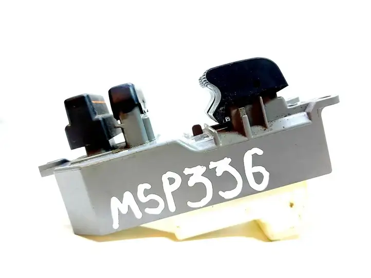 Toyota Yaris (2009 - 2012) Блок кнопок стеклоподъемников — фото 4