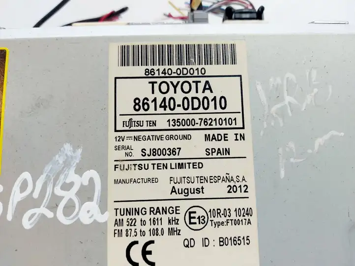 Toyota Yaris (2009 - 2012) 861400D010 Магнитола / мультимедийная система — фото 3