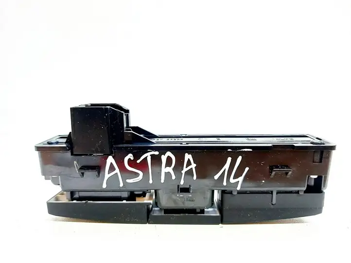 Opel Astra J (2012 - 2015) 13311979 Включатель аварийных фонарей — фото 3