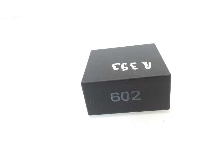 Audi A2 (1999 - 2007)  4B0955531D Реле фонарей