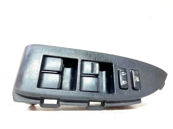 Toyota Prius (XW30) (2009 - 2015) 8404033100 Блок кнопок стеклоподъемников — фото 1