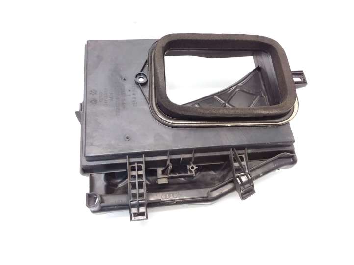 Audi A4 (2000 - 2006)  8E1819441B Задняя пепельница