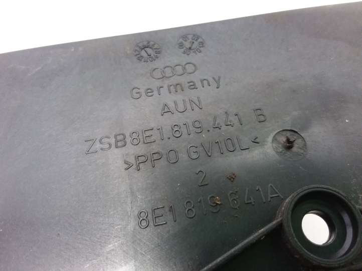 Audi A4 (2000 - 2006)  8E1819441B Задняя пепельница