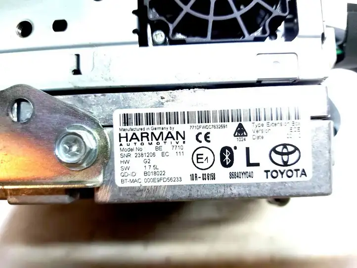 Toyota Auris 150 (2006 - 2012) 8614002100 Магнитола / мультимедийная система — фото 2
