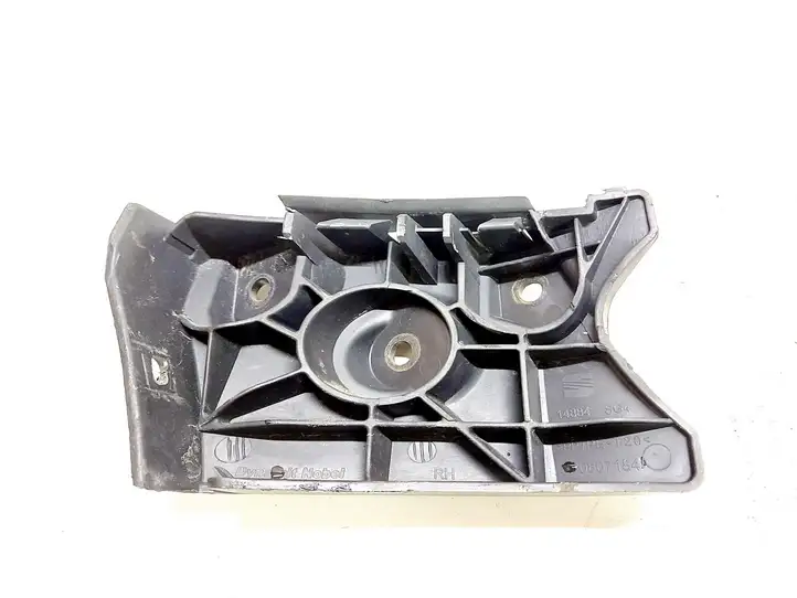 Seat Altea XL (2004 - 2015) 5P0807184A Кронштейн переднего бампера — фото 2