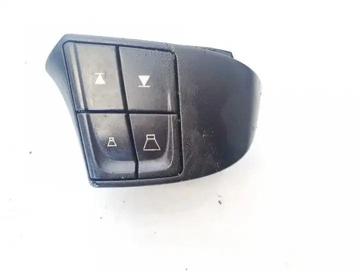 Volvo V70 (2007 - 2013) 30739641 Кнопки на рулевом колесе — фото 1