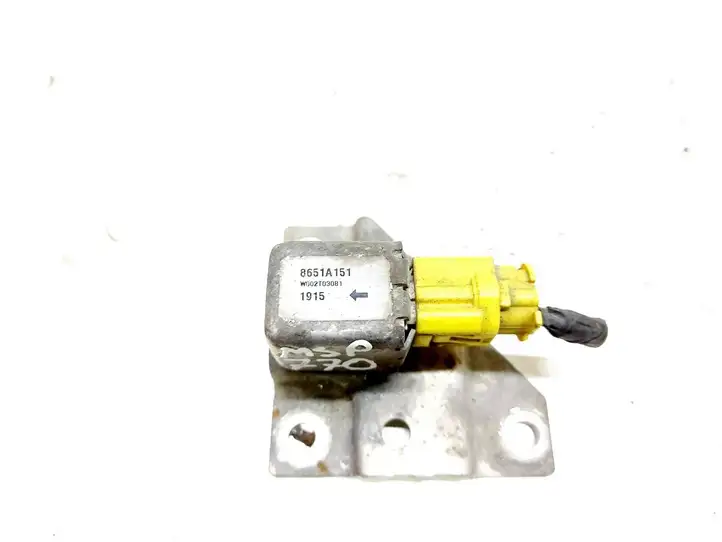 Mitsubishi i-MiEV (2011 - 2016) 8651A151 Датчик удара SRS — фото 1