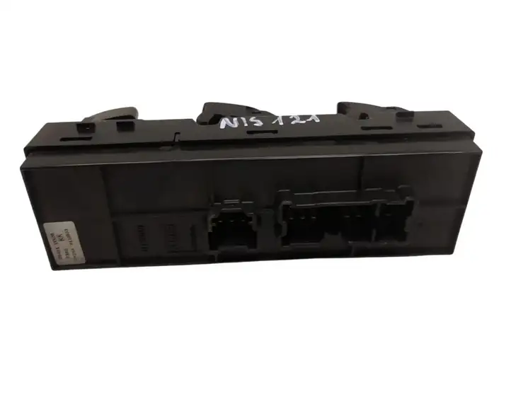 Nissan Juke I F15 (2010 - 2018) 254011KK0B Блок кнопок стеклоподъемников — фото 3