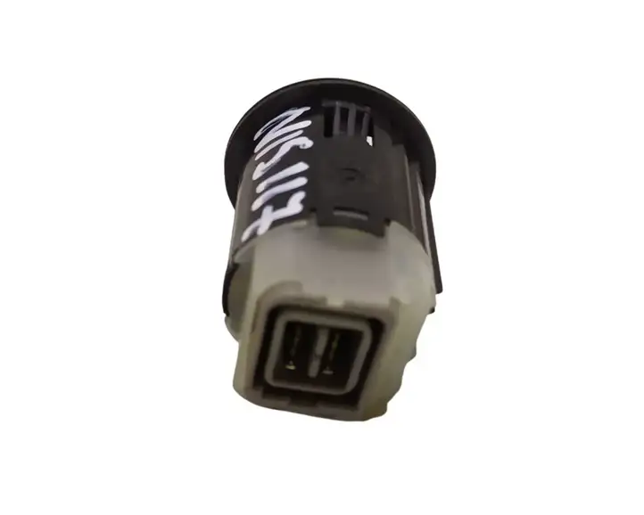 Nissan Juke I F15 (2010 - 2018) USB разъем — фото 4