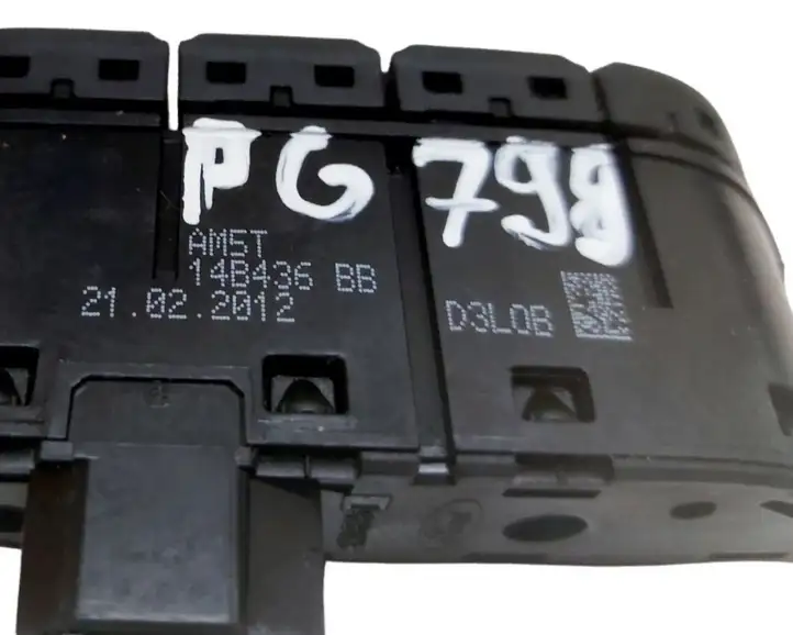 Ford C-MAX II (2010 - 2015) AM5T14B436BB Кнопка парктроника — фото 2