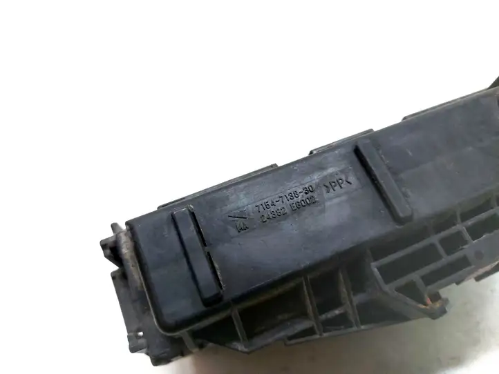 Nissan Juke I F15 (2010 - 2018) 7154713830 Блок предохранителей (комплект) — фото 4