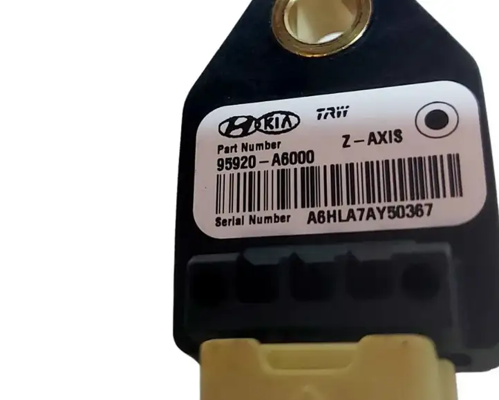 Kia Ceed (2012 - 2015) 95920A6000 Датчик удара SRS — фото 2