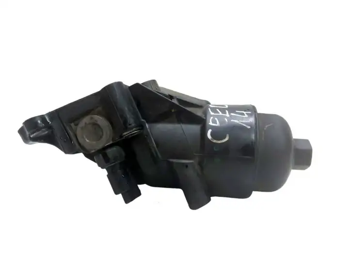 Kia Ceed (2012 - 2015) 264102A300 Кронштейн масляного фильтра — фото 4