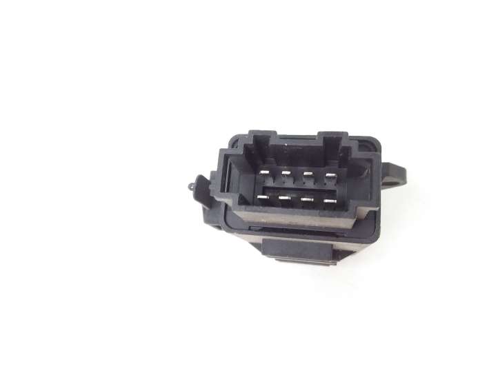 Volkswagen Touran I (2003 - 2010)  1Z0959772B Реле обогрева