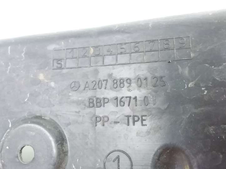 Mercedes-Benz E A207 (2010 - 2017)  A2078890125 Кронштейн переднего подкрыльника