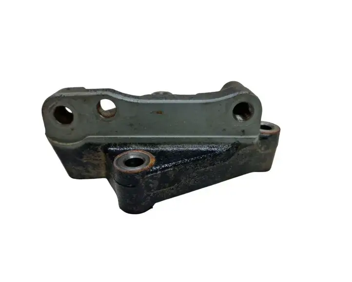 Toyota Corolla E210 E21 (2018 - ) 37060C10DA Кронштейн двигателя — фото 2