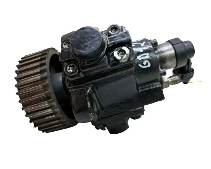 Opel Astra J (2009 - 2012) 55571005 Топливный насос — фото 2