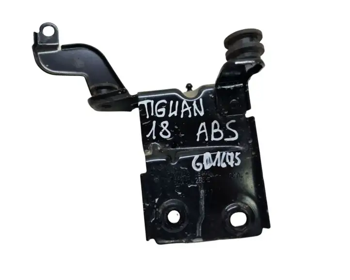 Volkswagen Tiguan (2016 - 2020) 5Q1614235E Кронштейн блока ABS — фото 1