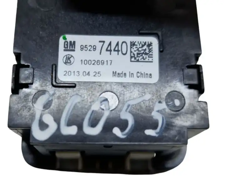 Opel Mokka (2012 - 2016) 95297440 Включатель фонарей — фото 7