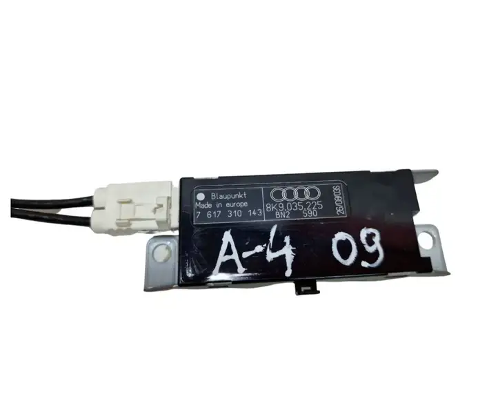 Audi A4 S4 B8 8K (2007 - 2011) 8K9035225 Усилитель антенны — фото 1