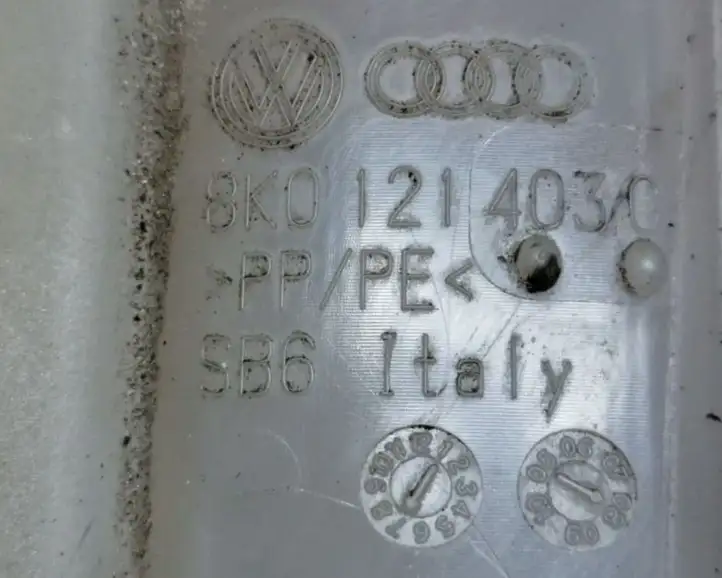 Audi A4 S4 B8 8K (2007 - 2011) 8K0121403C Расширительный бачок — фото 8