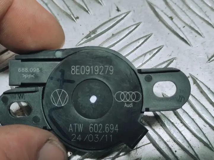 Audi A6 C7 (2011 - 2014) 8E0919279 Динамик парктроника (PDC) — фото 3