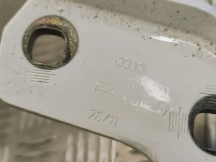 Audi A6 C7 (2011 - 2014) 4G9827300 Петли крышки багажника — фото 2