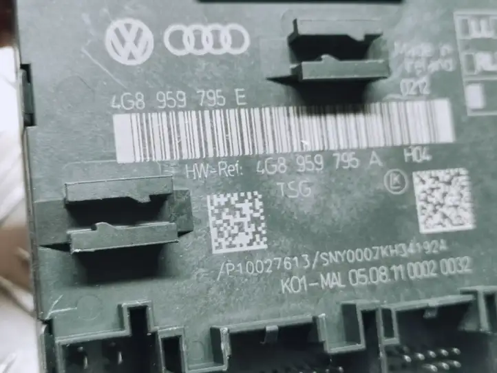 Audi A6 C7 (2011 - 2014) 4G8959795A Блок управления дверью — фото 2