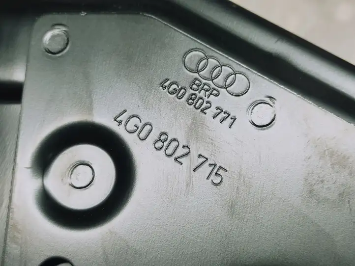 Audi A6 C7 (2011 - 2014) 4G0802715 Держатель аккумулятора — фото 3