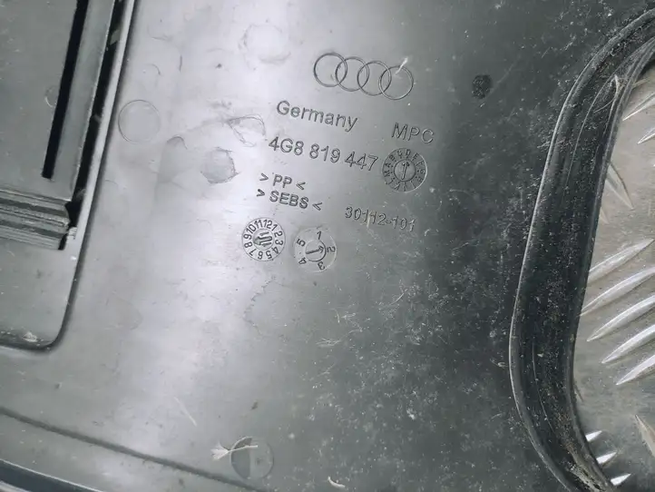 Audi A6 C7 (2011 - 2014) 4G8819447 Накладка стоек лобового стекла — фото 2