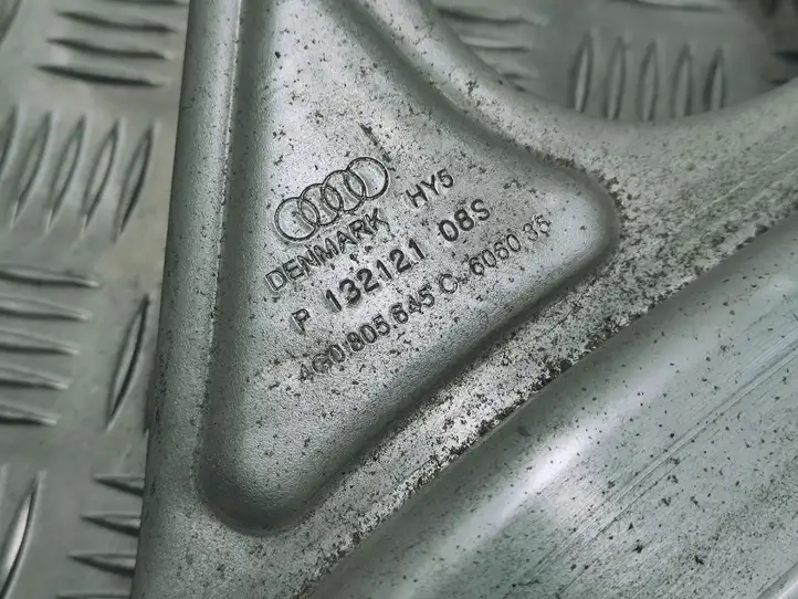Audi A6 C7 (2011 - 2014) 4G0805645C Прочие детали моторного отсека — фото 3