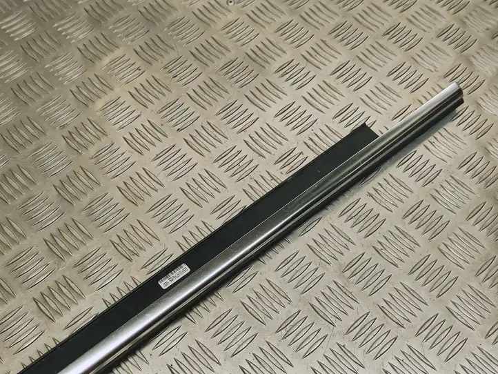 Audi A6 C7 (2011 - 2014) 4G0853763 Накладка стекла задней двери — фото 4