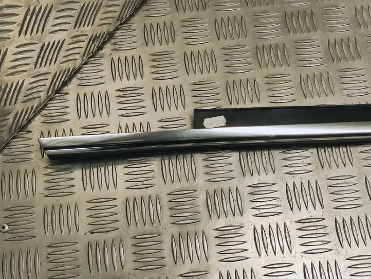 Audi A6 C7 (2011 - 2014) 4G0853763 Накладка стекла задней двери — фото 6