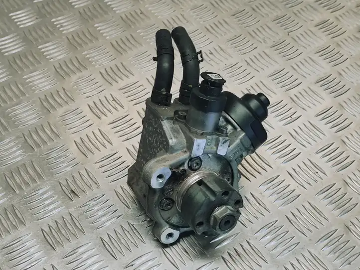 Audi A6 C7 (2011 - 2014) 03L130755AC Топливный насос — фото 1