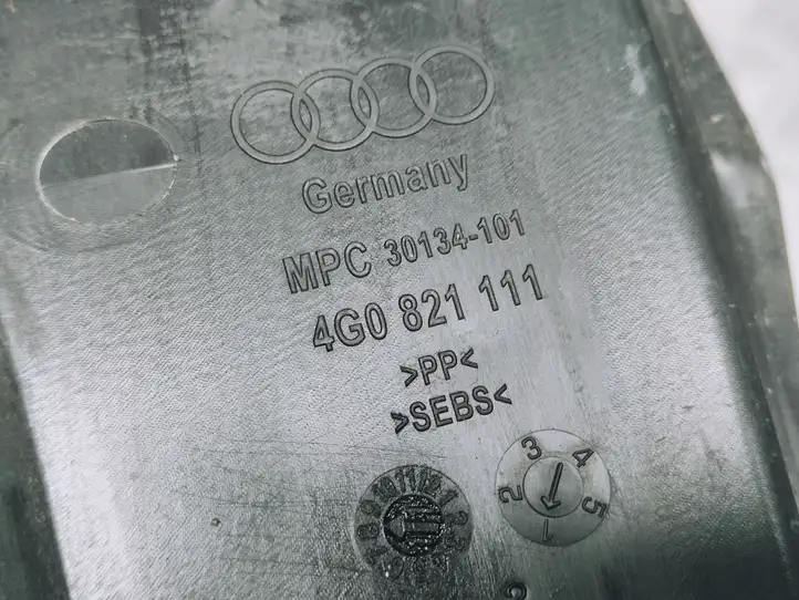 Audi A6 C7 (2011 - 2014) 4G0821111 Накладка крыла — фото 2
