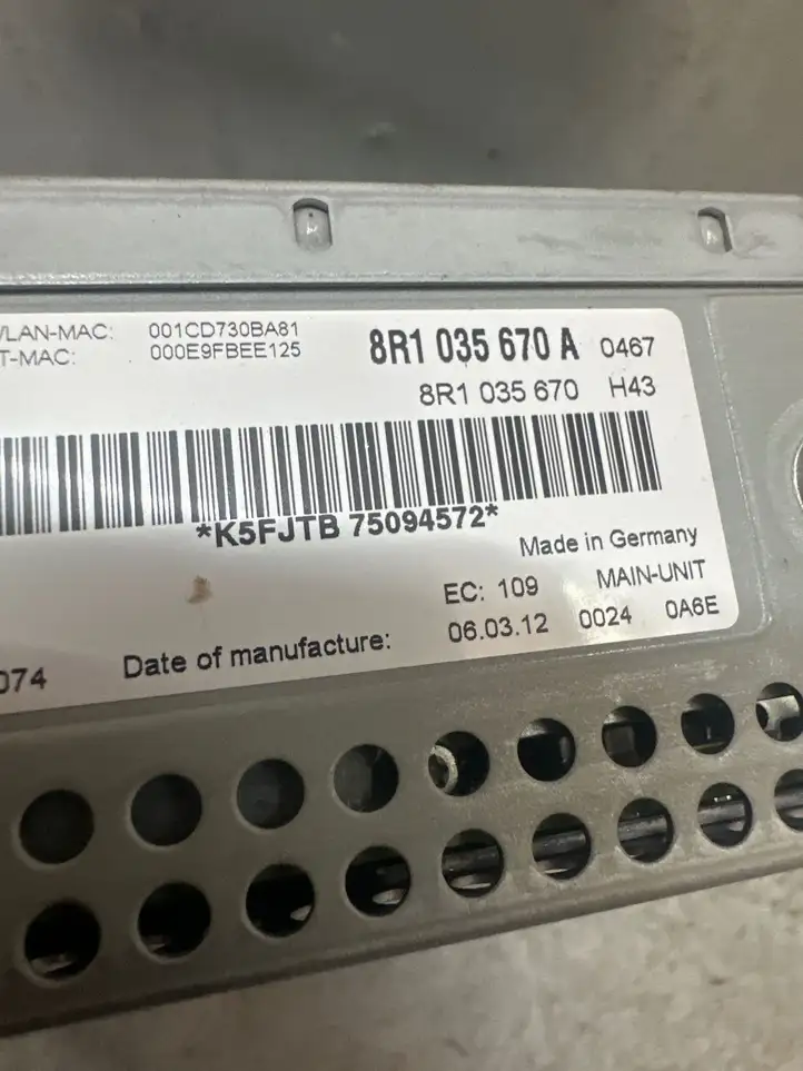 Audi A5 8T 8F (2011 - 2016) 8R1035670A Магнитола / мультимедийная система — фото 3
