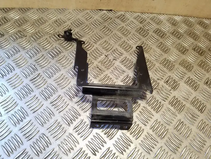 Kia Sportage    Другая деталь отсека двигателя