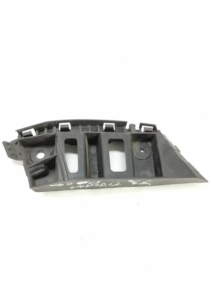 Volkswagen Tiguan (2007 - 2011) 5N0807184 Кронштейн переднего бампера — фото 1