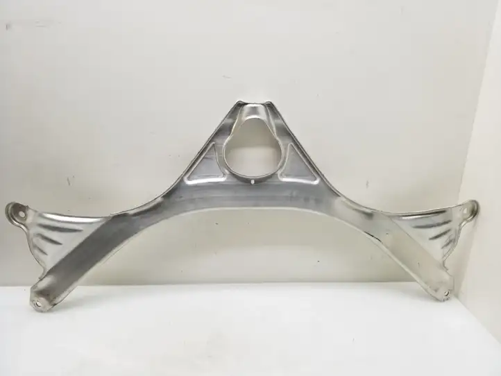 Audi A6 (2011 - 2014)  4G0805645C Другая деталь отсека двигателя