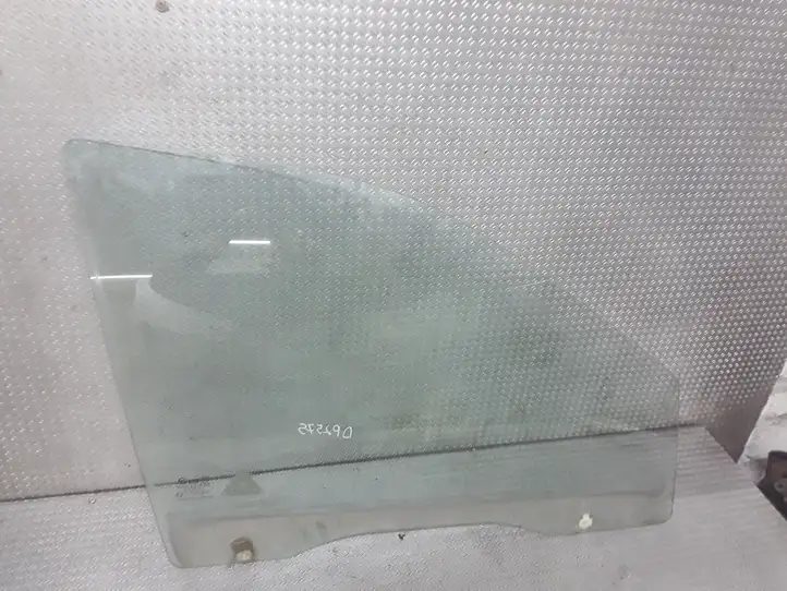 Hyundai Santa Fe    Основное стекло передних дверей (четырехдверного автомобиля)