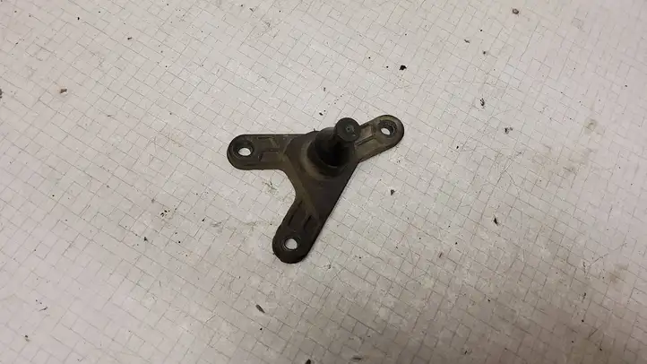 Volkswagen Transporter-Caravelle (2003 - 2009)  7H0129673C Другая деталь отсека двигателя